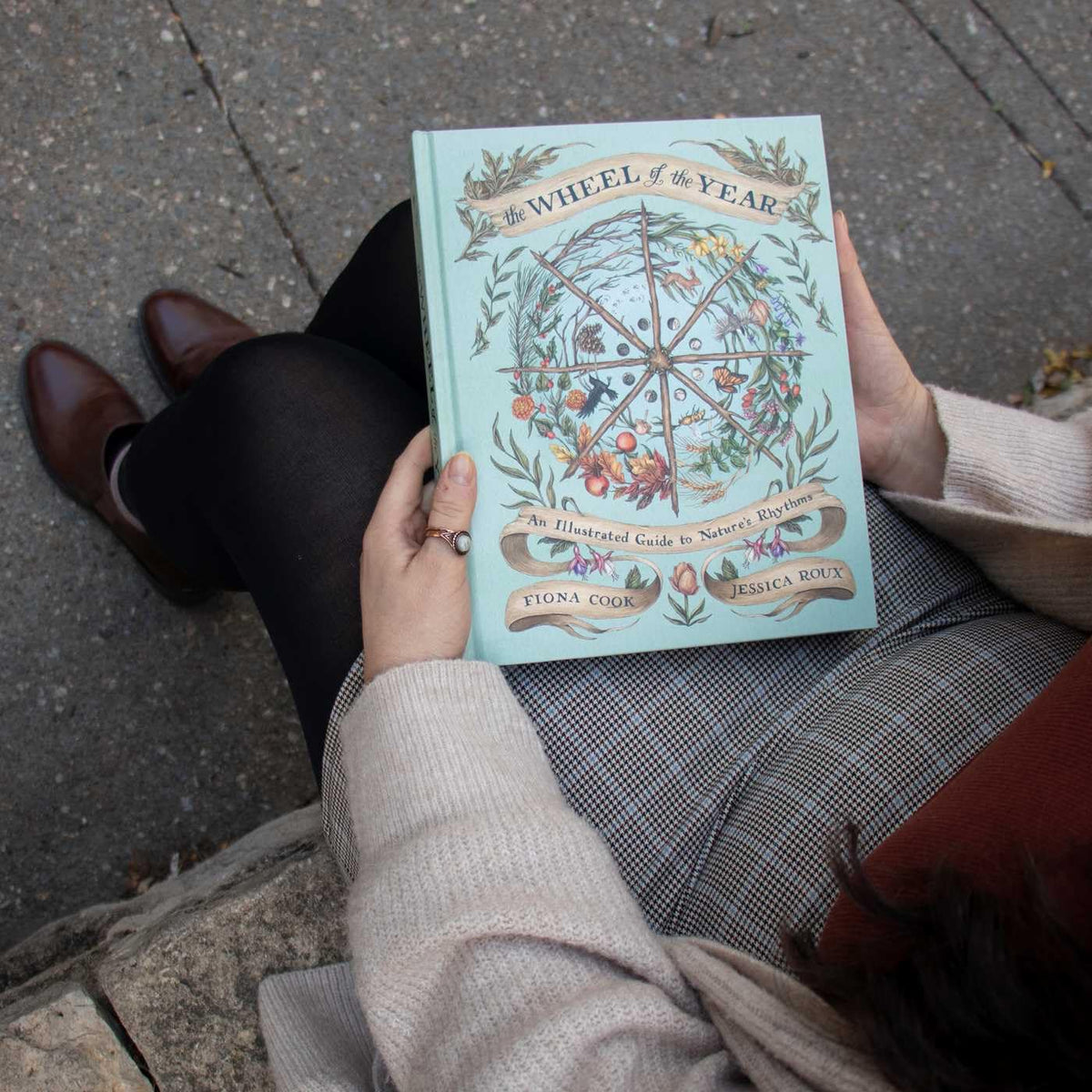 The Wheel of the Year: an Illustrated Guide to Nature'S Rhythms