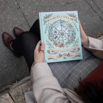 The Wheel of the Year: an Illustrated Guide to Nature'S Rhythms