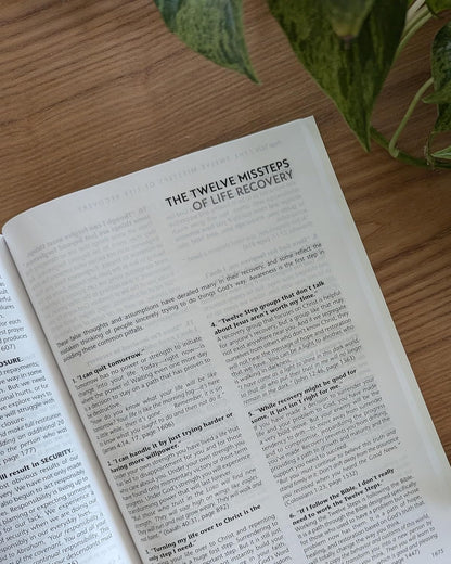 NLT Life Recovery Bible, Second Edition (Softcover): Addiction Bible Tied to 12 Steps of Recovery for Help with Drugs, Alcohol, Personal Struggles – with Meeting Guide