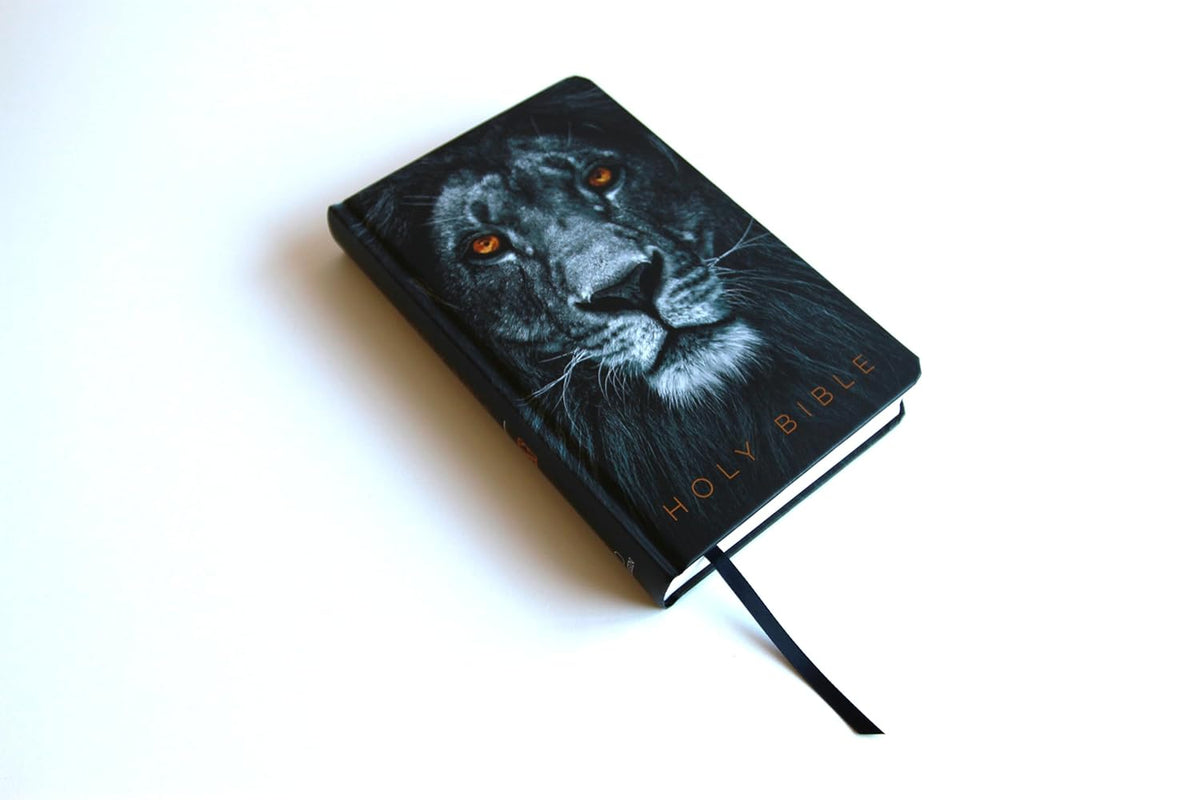 KJV Holy Bible large print handy size in hardcover with Lion of Judah design