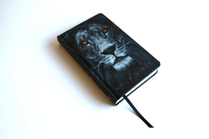 KJV Holy Bible large print handy size in hardcover with Lion of Judah design