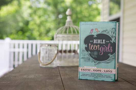 NIV, Bible for Teen Girls, Hardcover: Growing in Faith, Hope, and Love – the Perfect Christian Faith Gift for Your Teenage Girl, Age 13-18