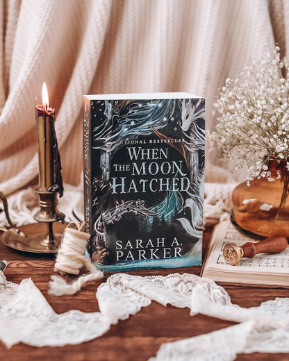 When the Moon Hatched: a Fast-Paced Romantasy with Undeniable Chemistry in a Stunning Immersive World (The Moonfall Series, 1)